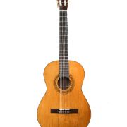 Vista integrale della chitarra restaurata